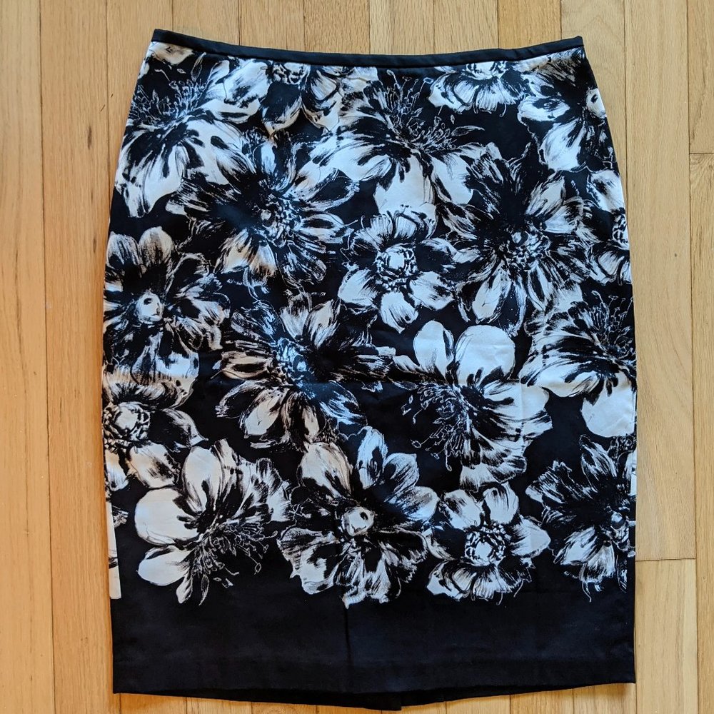 Ann Taylor Pencil Skirt B&W Floral